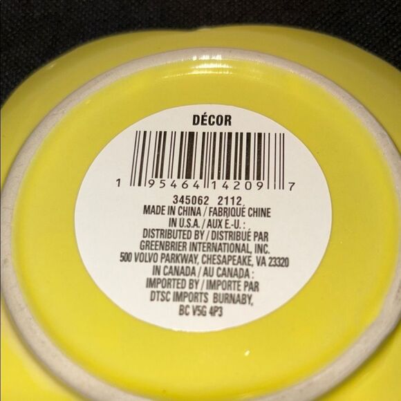 Yellow Flower-Shaped Ceramic Plates - Picture 5 of 6